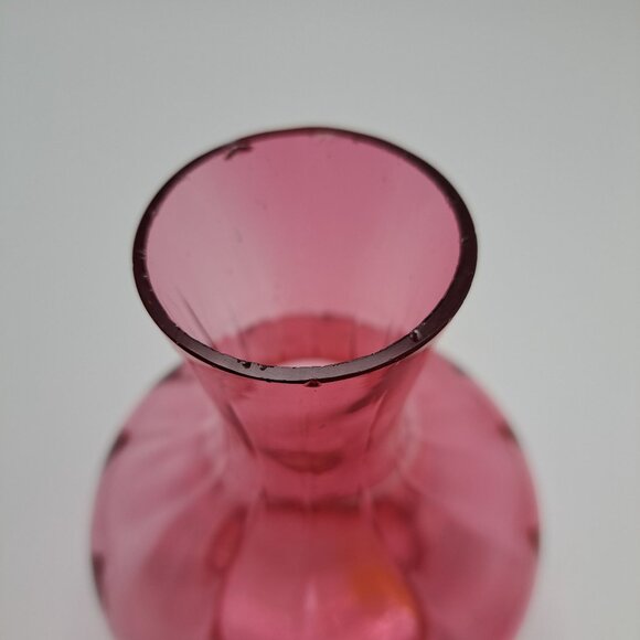 Cranberry Glass Vase Hand Blown Vintage Style Decorative Accent Piece - Picture 6 of 12